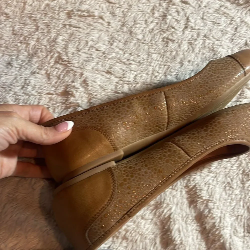 Boc tan flats size 10 M